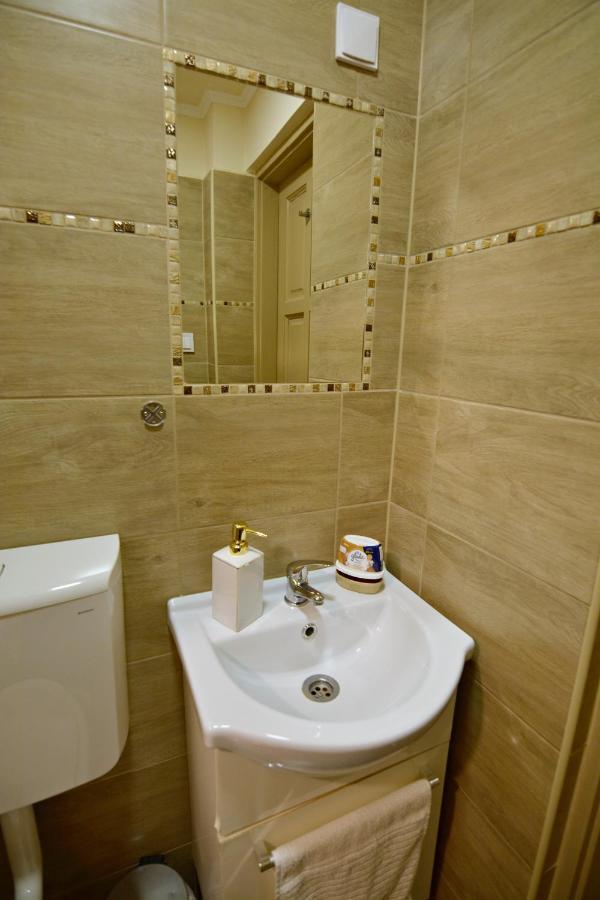 R.Gold Apartman Mako Luaran gambar