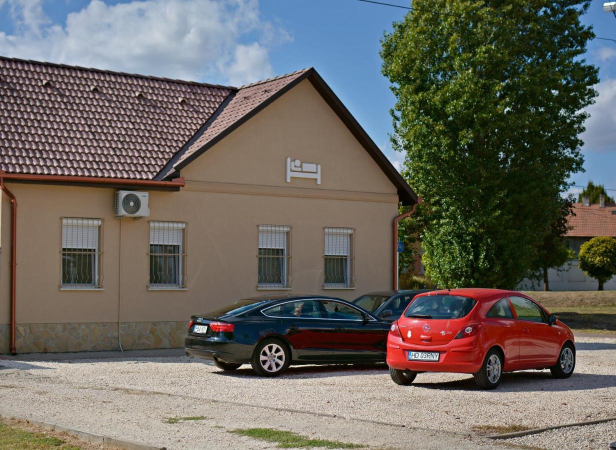 R.Gold Apartman Mako Luaran gambar