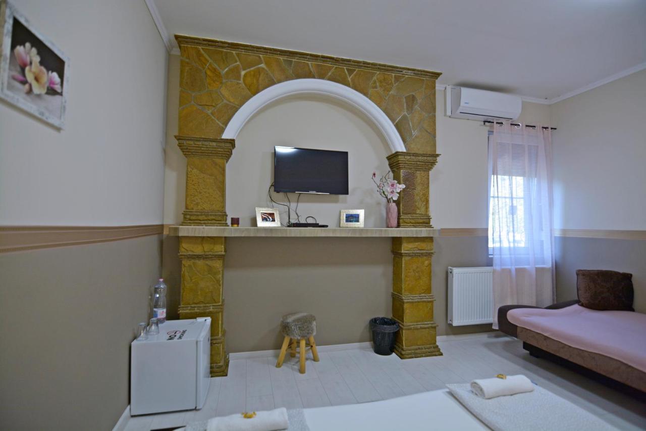 R.Gold Apartman Mako Luaran gambar