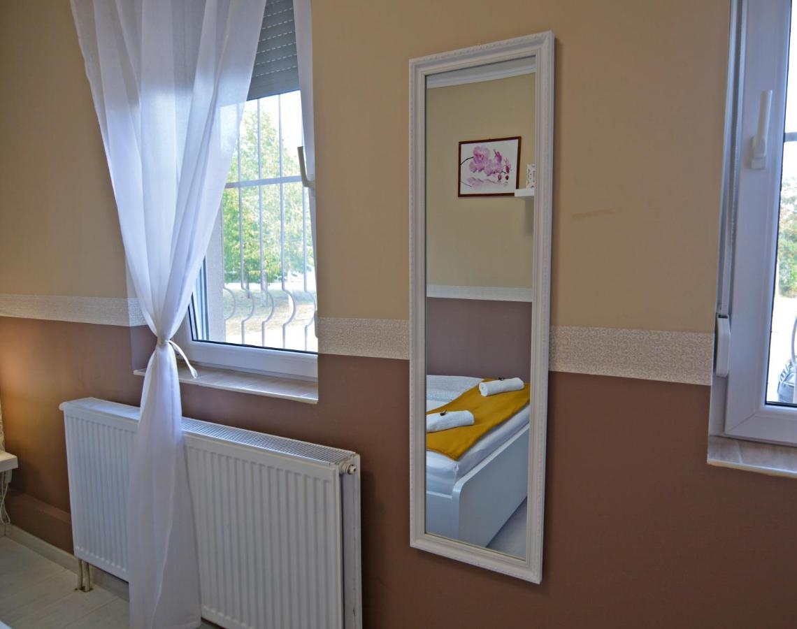 R.Gold Apartman Mako Luaran gambar