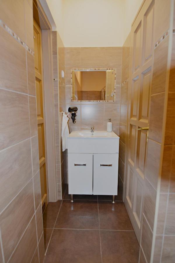 R.Gold Apartman Mako Luaran gambar