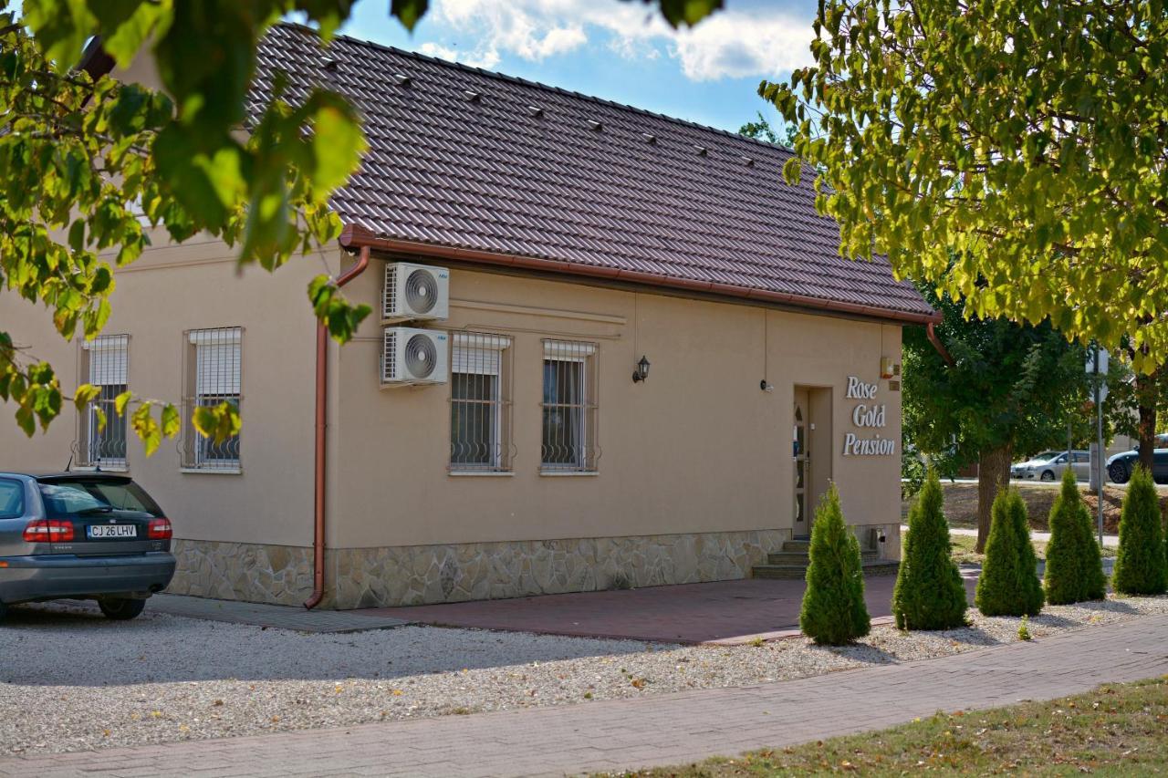 R.Gold Apartman Mako Luaran gambar